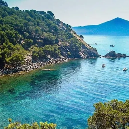 Fantastico A Pie De Playa Holiday home Roses
